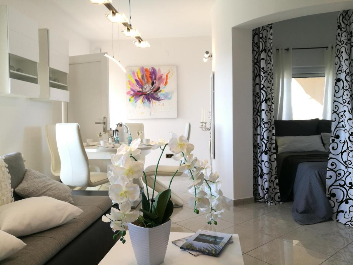 מדולין Villa Meli - Apartments Mit Meerblick מראה חיצוני תמונה