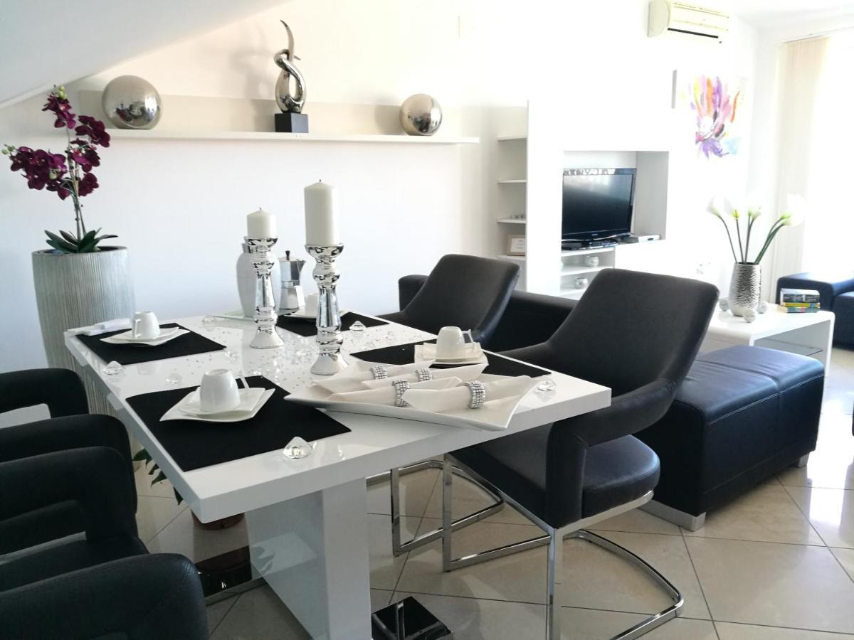 מדולין Villa Meli - Apartments Mit Meerblick מראה חיצוני תמונה